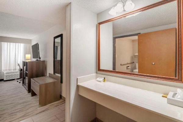 Best Western Plus Knoxville Cedar Bluff image 22