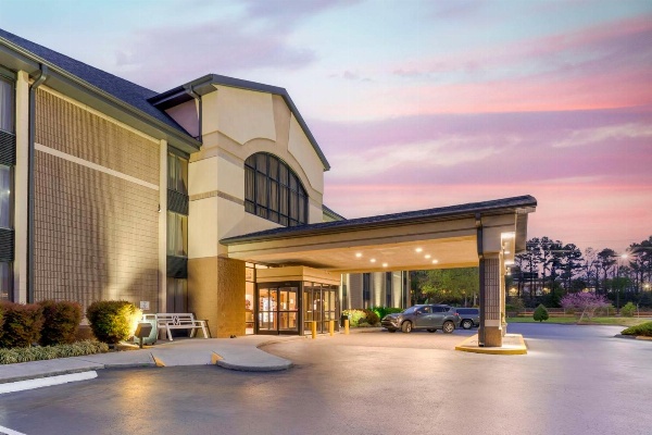 Best Western Plus Knoxville Cedar Bluff image 3